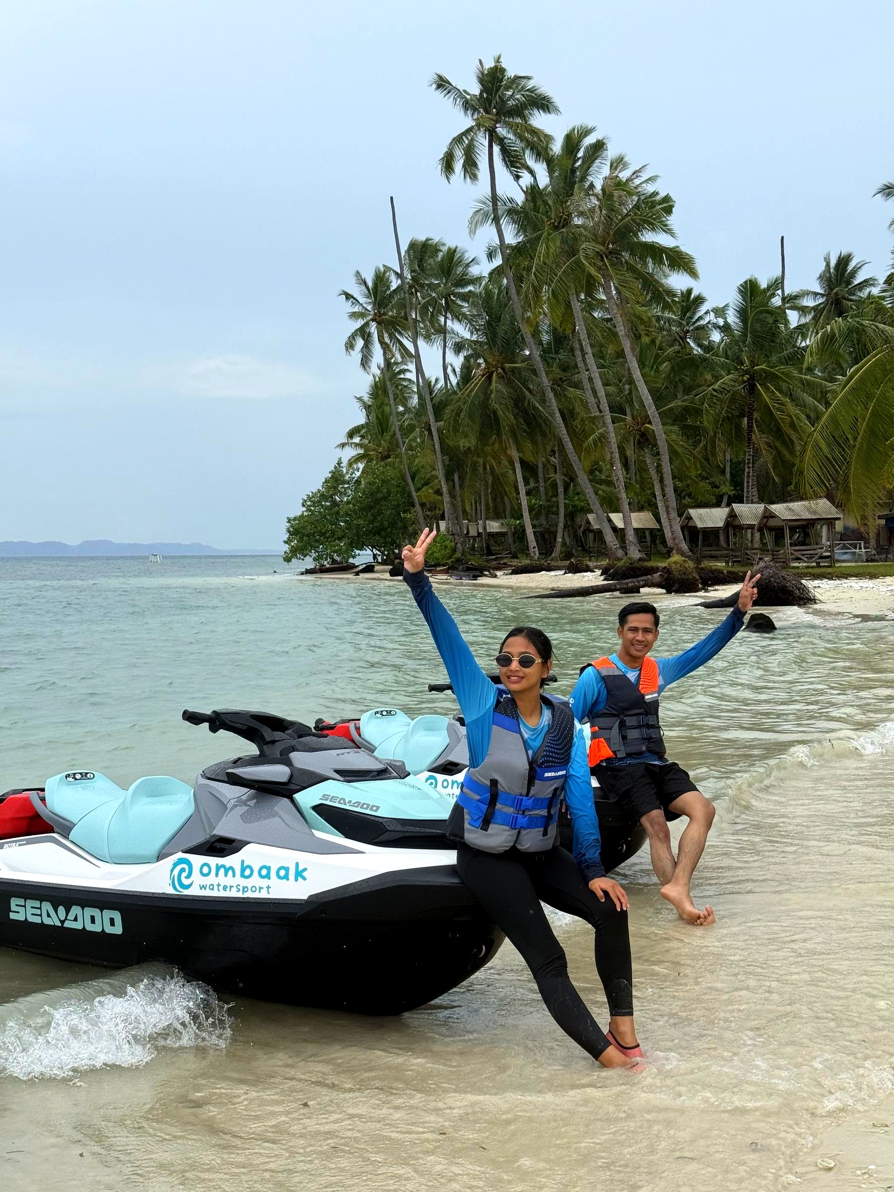Briefing keselamatan sebelum aktivitas jetski Ombaak